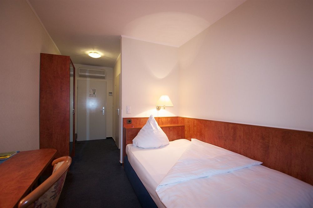 Falk Hotel Франкфурт-на-Майне Экстерьер фото